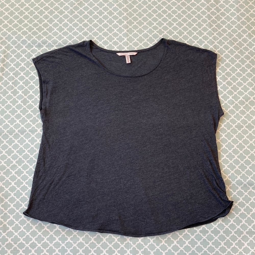 Victoria’s Secret Gray Sleep Top XL